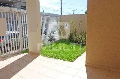 Casa com 3 quartos para alugar na Nossa Senhora Aparecida, Uberlândia 