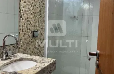 Cobertura com 3 quartos para alugar no Santa Mônica, Uberlândia 