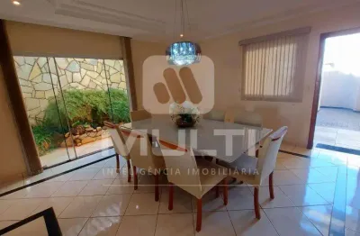 Casa com 3 quartos à venda no Santa Mônica, Uberlândia 