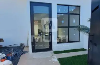 Casa com 3 quartos à venda no Jardim Holanda, Uberlândia 