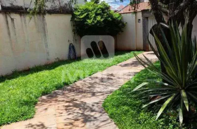 Casa com 5 quartos à venda no Martins, Uberlândia 