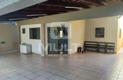 Casa com 3 quartos à venda no Jardim Patrícia, Uberlândia 