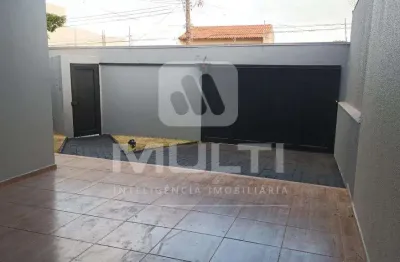 Casa com 3 quartos à venda na Cidade Jardim, Uberlândia 
