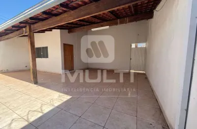 Casa com 3 quartos à venda no Santa Mônica, Uberlândia 