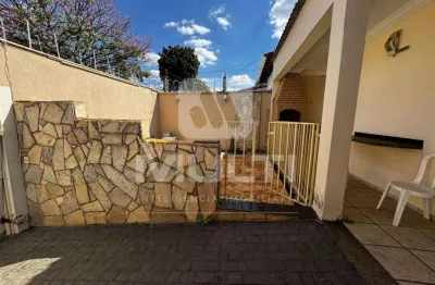 Casa com 3 quartos à venda no Vigilato Pereira, Uberlândia 