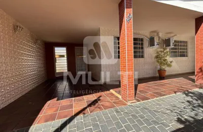 Casa com 3 quartos à venda no Martins, Uberlândia 
