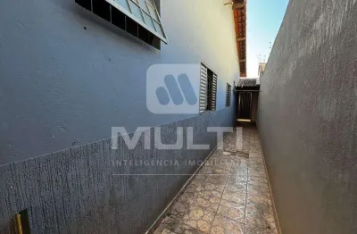 Casa com 4 quartos à venda no Planalto, Uberlândia 