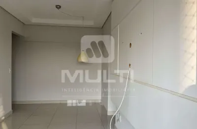 Apartamento com 2 quartos para alugar no Martins, Uberlândia 