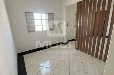 Apartamento com 3 quartos para alugar na Nossa Senhora Aparecida, Uberlândia 