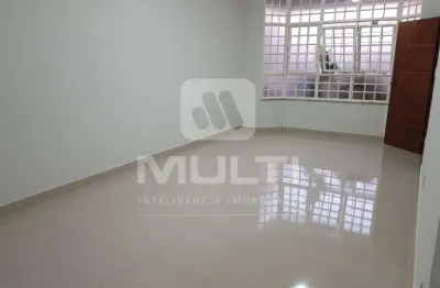 Casa com 4 quartos à venda no Santa Mônica, Uberlândia 