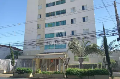 Apartamento com 3 quartos para alugar no Centro, Uberlândia 
