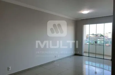 Apartamento com 3 quartos para alugar no Brasil, Uberlândia 