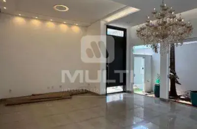 Casa em condomínio fechado com 3 quartos para alugar no Jardins Barcelona, Uberlândia 