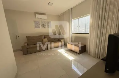 Casa com 3 quartos à venda em Granada, Uberlândia 