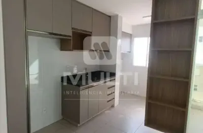 Apartamento com 3 quartos para alugar no Granja Marileusa, Uberlândia 