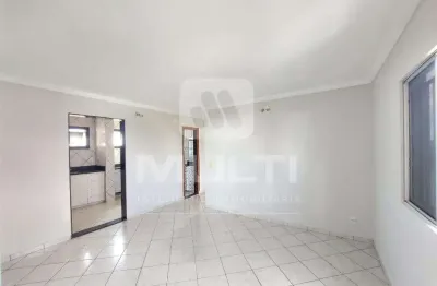 Apartamento com 3 quartos para alugar no Chácaras Tubalina, Uberlândia 