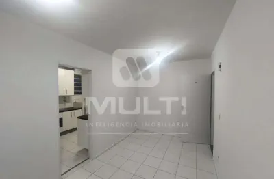 Apartamento com 3 quartos para alugar no Lidice, Uberlândia 
