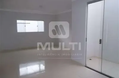 Casa com 3 quartos para alugar na Cidade Jardim, Uberlândia 