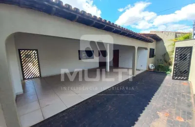 Casa com 4 quartos para alugar no Jardim Brasília, Uberlândia 
