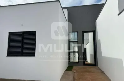 Casa com 3 quartos à venda no Novo Mundo, Uberlândia 