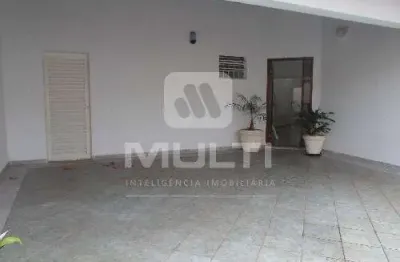 Casa com 4 quartos à venda no Jardim Karaíba, Uberlândia 