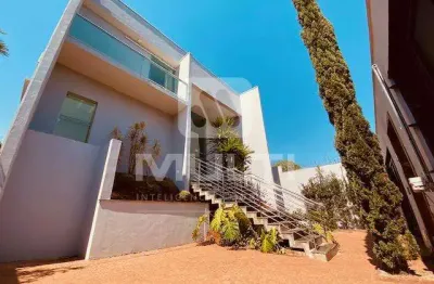 Casa comercial para alugar no Jardim Inconfidência, Uberlândia 