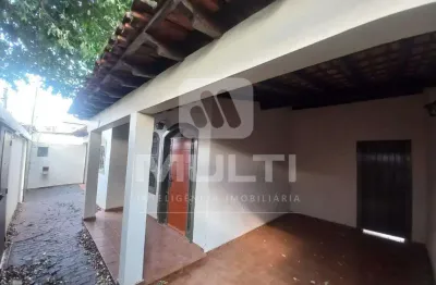 Casa com 4 quartos para alugar no Brasil, Uberlândia 
