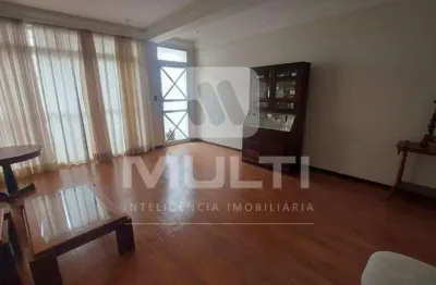 Casa com 3 quartos à venda no Centro, Uberlândia 