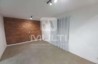 Casa com 4 quartos para alugar no Tubalina, Uberlândia 