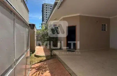 Casa com 3 quartos para alugar no Santa Mônica, Uberlândia 