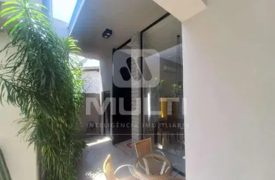 Casa comercial para alugar no Tabajaras, Uberlândia 