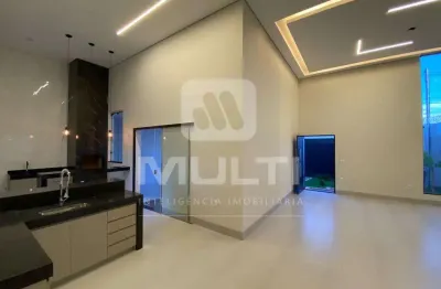 Casa com 3 quartos para alugar no Novo Mundo, Uberlândia 