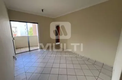 Apartamento com 3 quartos para alugar no Umuarama, Uberlândia 
