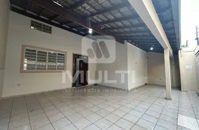 Casa com 3 quartos para alugar no Jardim Patrícia, Uberlândia 
