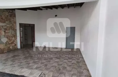 Casa com 3 quartos para alugar no Jardim Patrícia, Uberlândia 