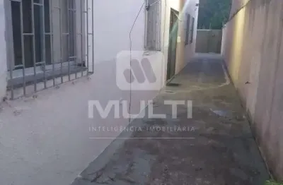 Apartamento com 2 quartos para alugar no Lagoinha, Uberlândia 