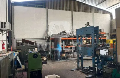 Barracão / Galpão / Depósito à venda no Marta Helena, Uberlândia 