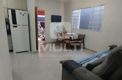 Casa com 3 quartos à venda no Jardim das Palmeiras, Uberlândia 