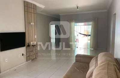Casa comercial para alugar no Santa Mônica, Uberlândia 