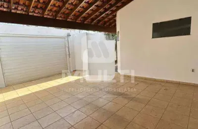 Casa com 4 quartos para alugar no Jardim Karaíba, Uberlândia 