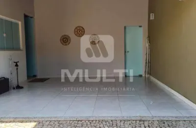Casa com 3 quartos para alugar no Brasil, Uberlândia 