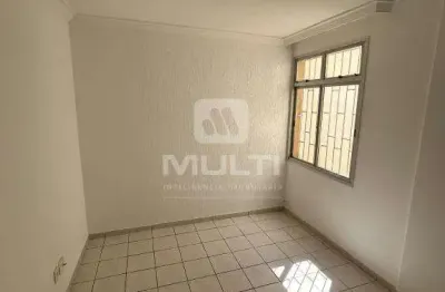 Apartamento com 3 quartos para alugar no Copacabana, Uberlândia 
