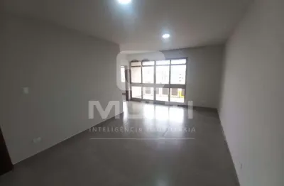 Apartamento com 3 quartos para alugar no Centro, Uberlândia 