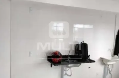 Apartamento com 2 quartos para alugar em Laranjeiras, Uberlândia 