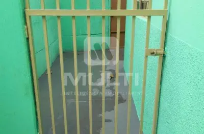 Casa com 1 quarto para alugar no Conjunto Segismundo Pereira, Uberlândia 