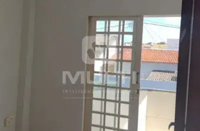 Apartamento com 3 quartos para alugar no Nova Uberlândia, Uberlândia 