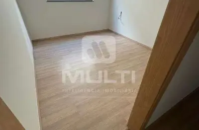 Casa com 3 quartos à venda no Jardim das Palmeiras, Uberlândia 