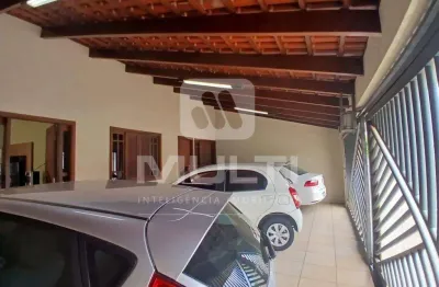 Casa com 4 quartos à venda no Presidente Roosevelt, Uberlândia 