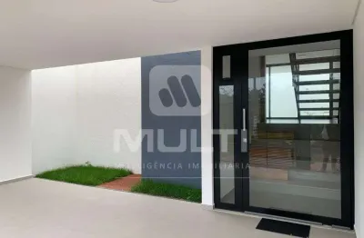 Casa com 3 quartos para alugar no Jardim Karaíba, Uberlândia 