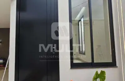 Casa com 3 quartos à venda no Grand Ville, Uberlândia 